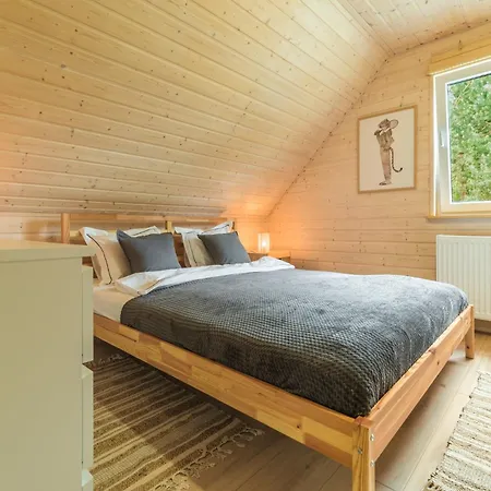 Holiday home Dom Na Mazurach Nad Jeziorem Isag Pora Jeziora Pelnik